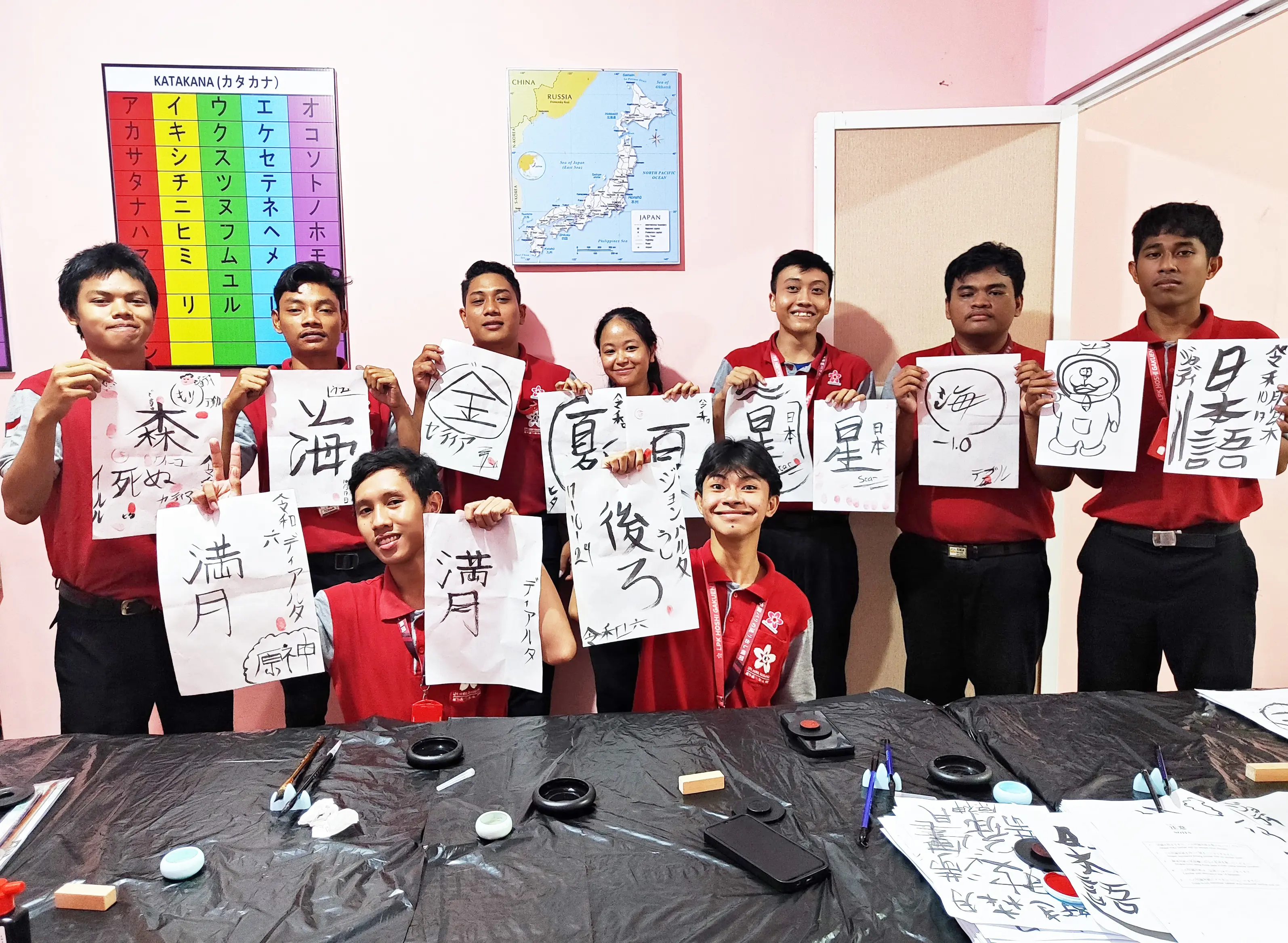 Foto kegiatan bersama siswa dan staff LPK Hoshi Gakuen Bali